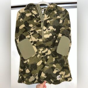 The North Face Half Zip Fleece Camo Hooded Jacket Size M